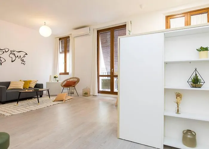 Apartamento Moderno En Casco Histórico + Desayuno! *